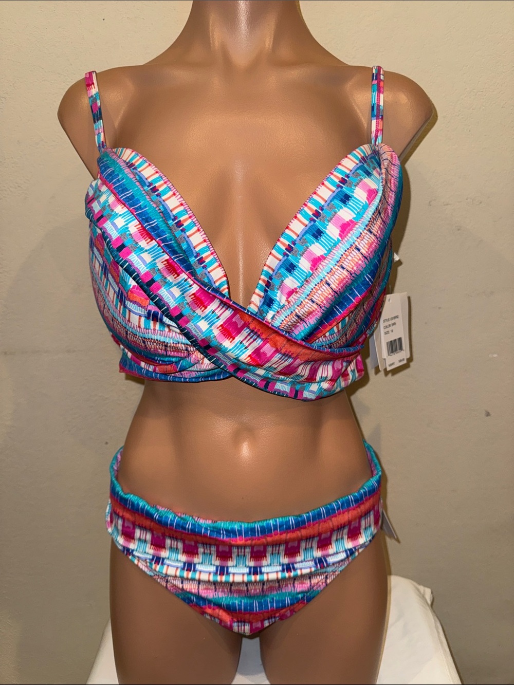 NWT La Blanca Swimsuit Bikini 2 Pc Set Underwire Global Jive Wrap 16